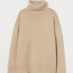 Woman’s H&M sweater beige - size Small
